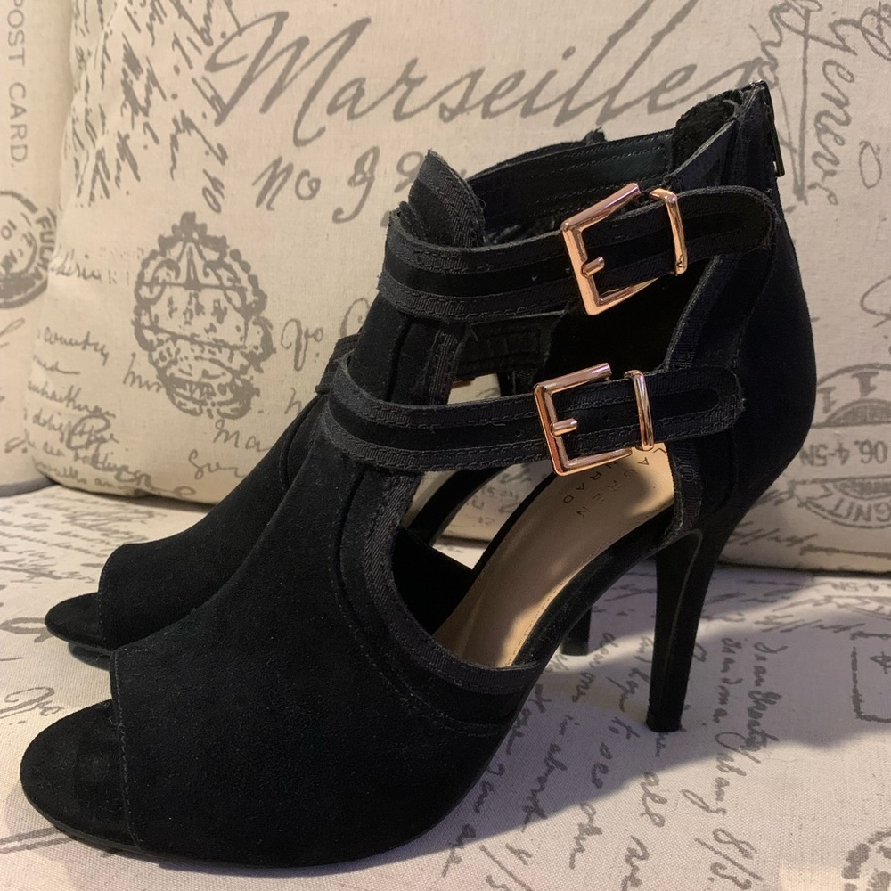 KOHLS LC LAUREN CONRAD STRAPPY HEELS WOMENS SHOES size 10 COMFORT black TRENDY